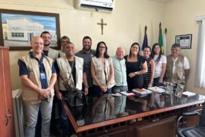 prefeito-de-iguaracyrecebe-equipe-do-instituto-oswaldo-cruz-para-discutir-doenca-de-chagas