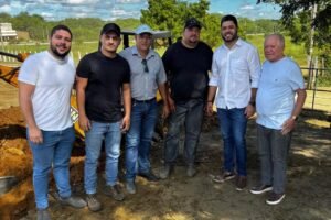 prefeito-de-iguaracy-visita-local-onde-esta-sendo-construida-nova-ubs 