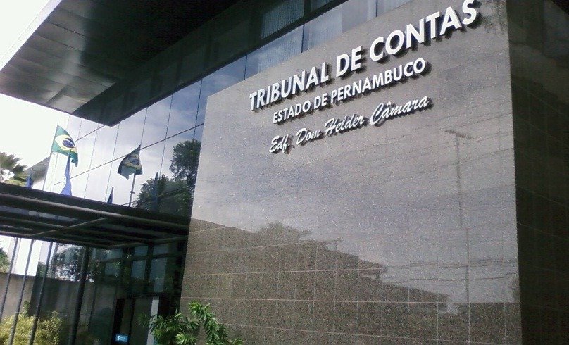tce-pe-rebate-secretario-de-educacao-e-defende-atuacao-na-fiscalizacao-de-recursos-publicos