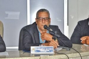 secretaria-sera-convocada-para-discutir-quantidade-de-caes-soltos-nas-ruas-de-serra-talhada