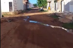 esgoto-estourado-tira-a-paz-de-moradores-em-st-que-fazem-apelo
