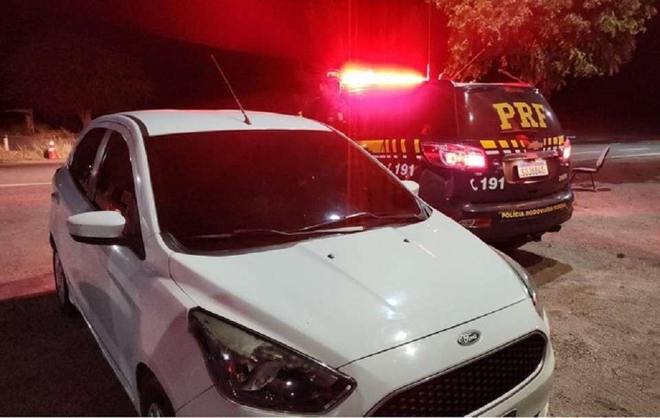 prf-e-pm-apreendem-quatro-carros-roubados-em-pernambuco