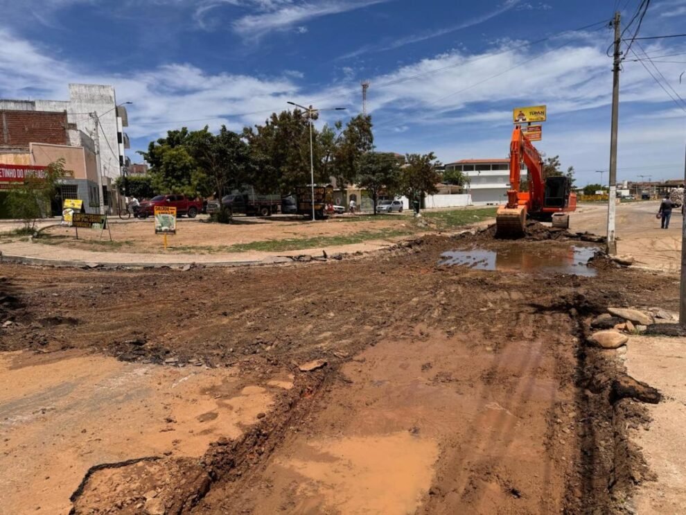 trecho-da-avenida-adriano-duque-e-interditado-para-obras-em-serra-talhada