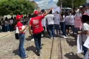 alunos-do-cornelio-soares-e-sintepe-fazem-cobrancas-a-raquel-lyra