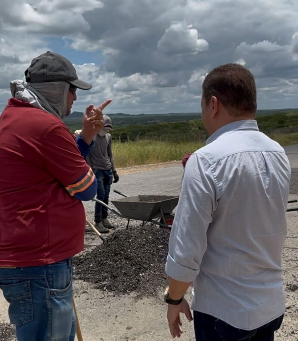 servicos-de-manutencao-sao-realizados-em-rodovias-do-pajeu