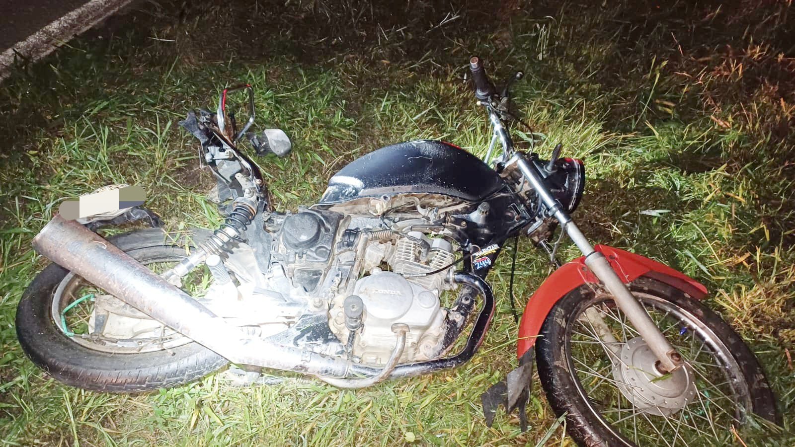 jovem-e-socorrido-pelo-samu-apos-colisao-entre-carro-e-moto-em-st