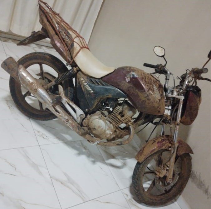 policia-recupera-moto-roubada-em-sao-jose-do-egito
