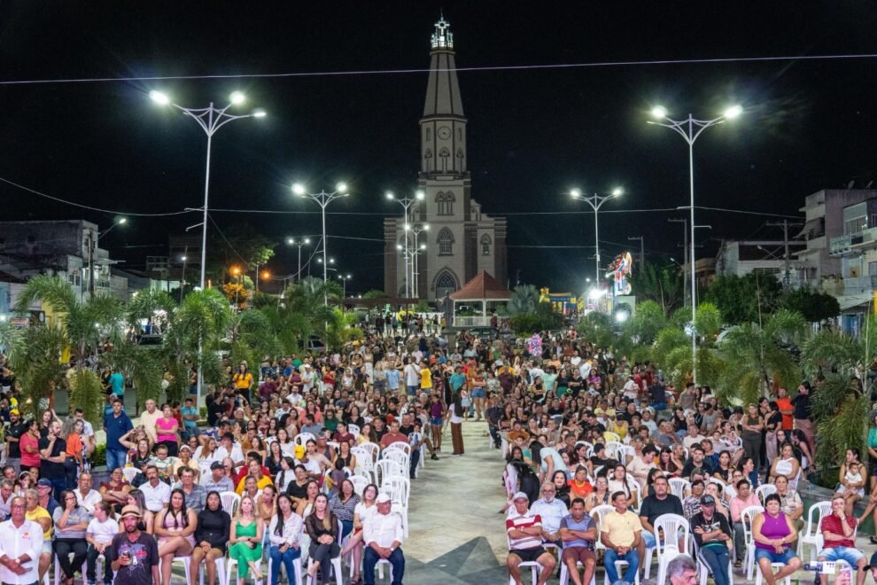 prefeita-aline-karina-realiza-evento-dos-100-dias-e-divulga-programacao-do-sao-pedro-2025