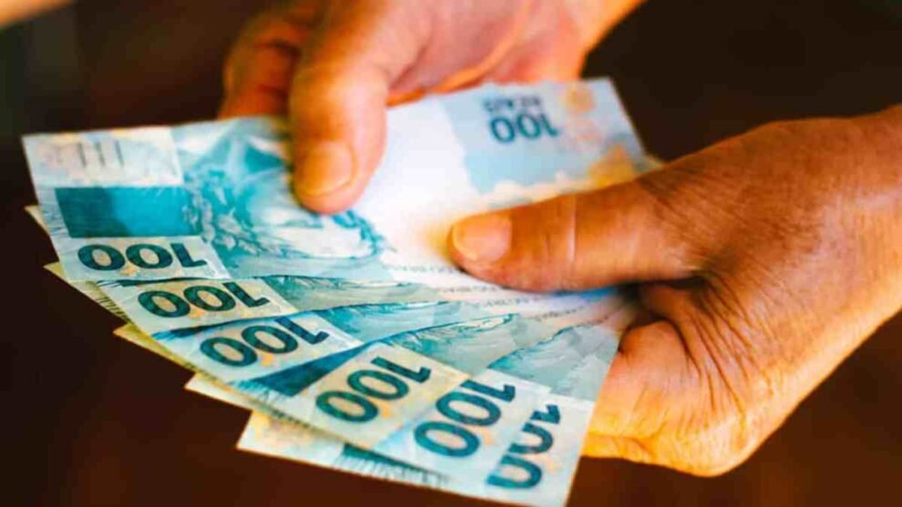 governo-federal-projeta-salario-minimo-de-r$-1.630-para-2026