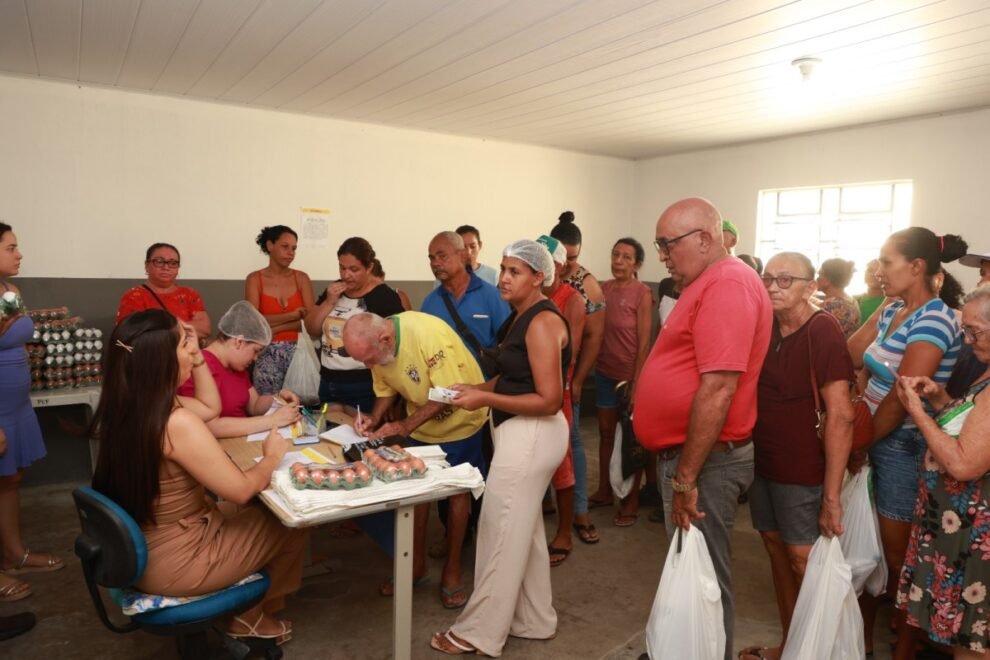 prefeitura-de-tabira-distribui-1,5-tonelada-de-peixe-e-ovos-para-familias-na-semana-santa