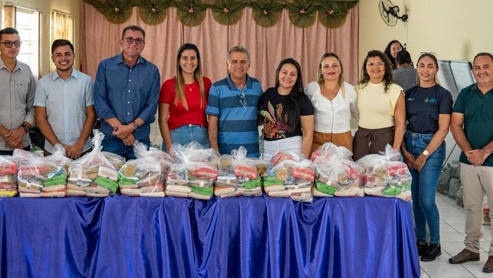 prefeitura-de-itapetim-distribuiu-500-cestas-basicas-e-peixe-na-semana-santa