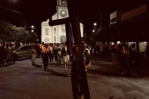 em-carnaiba,-fieis-celebram-a-ultima-via-sacra,-marcando-o-final-do-periodo-quaresmal