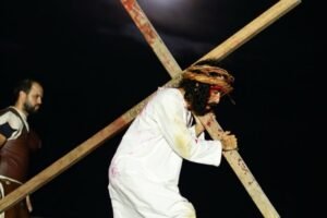 paixao-de-cristo-emociona-fieis-no-alto-do-bom-jesus-em-serra-talhada