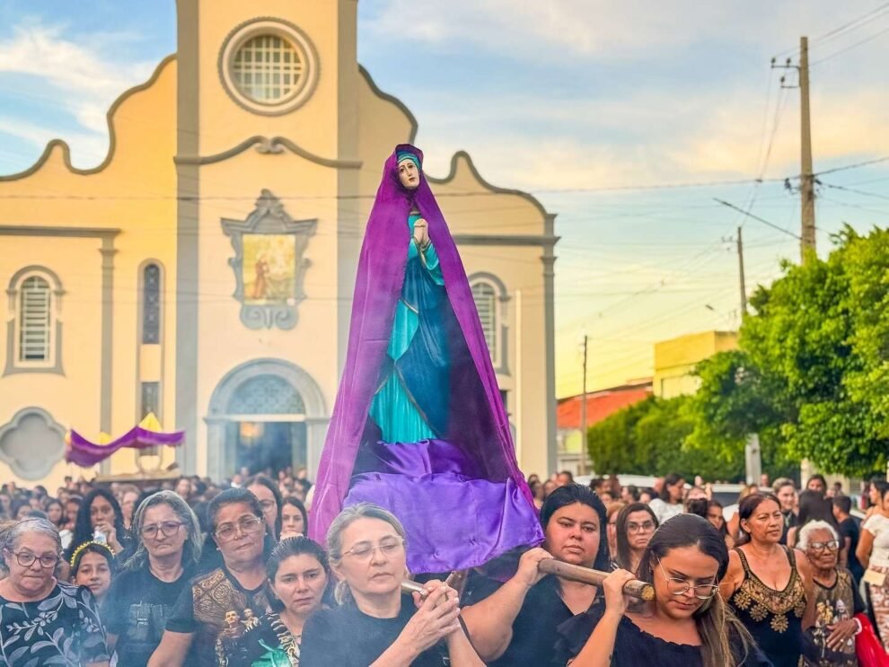 paroquia-de-carnaiba-celebra-a-sexta-feira-da-paixao-do-senhor