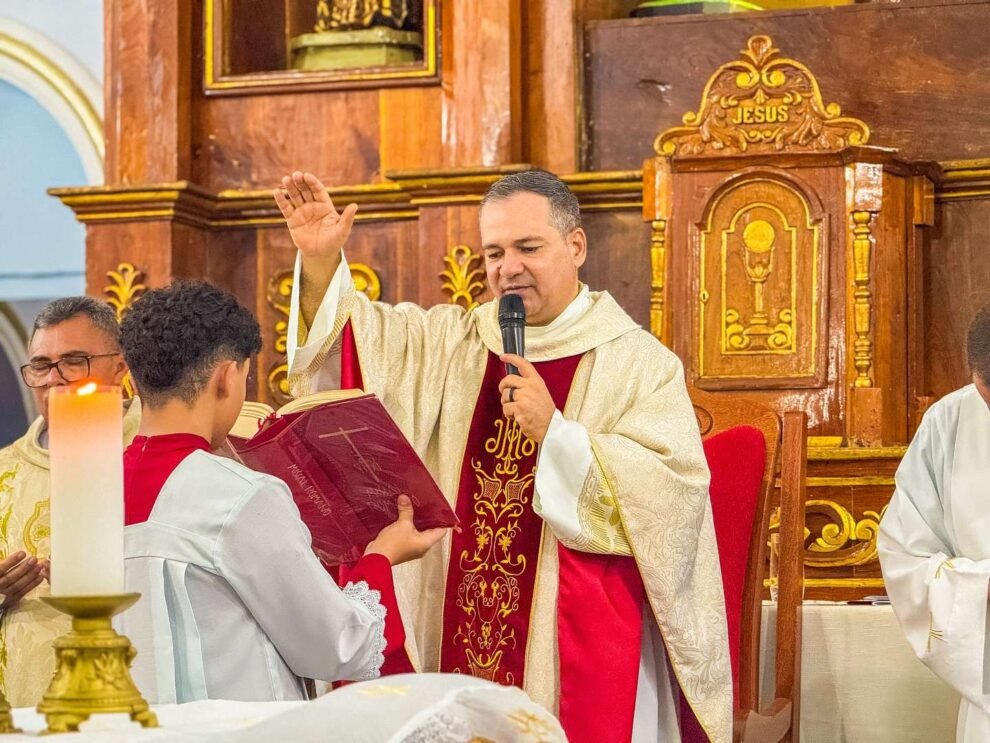 paroquia-de-carnaiba-celebra-o-domingo-da-pascoa,-a-ressurreicao-do-senhor