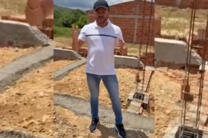 prefeito-coco-de-odalio-acompanha-o-inicio-das-obras-da-quadra-poliesportiva-no-povoado-jurema
