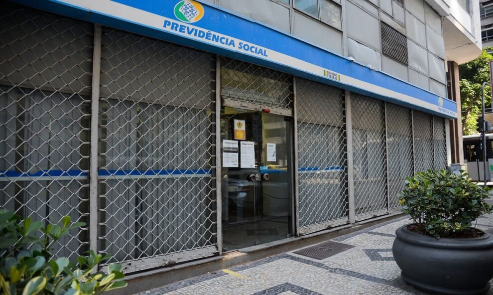 alessandro-stefanutto,-presidente-do-inss,-e-afastado-apos-operacao-da-pf