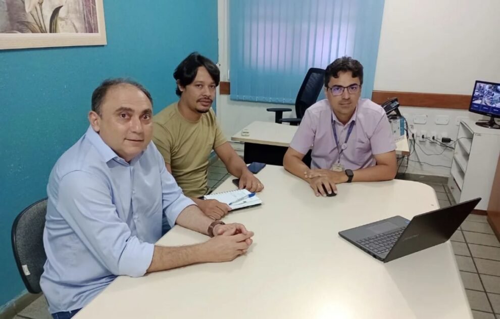 prefeito-de-carnaiba-discute-com-a-compesa-abastecimento-de-agua-para-lagoa-da-jurema