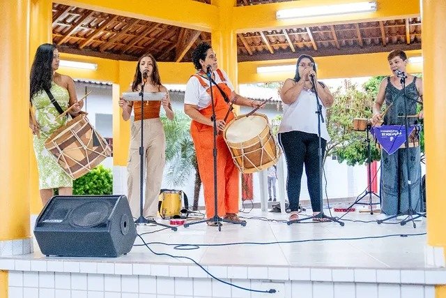 batucada-feminista-ocupa-a-estacao-ferroviaria-de-afogados-da-ingazeira 