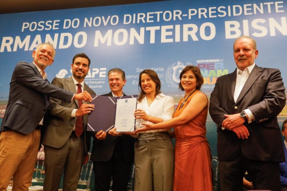 raquel-lyra-empossa-novo-diretor-presidente-de-suape,-armando-monteiro-bisneto