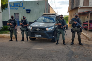 homem-com-faca-e-preso-apos-atacar-terror-no-centro-de-flores-pe