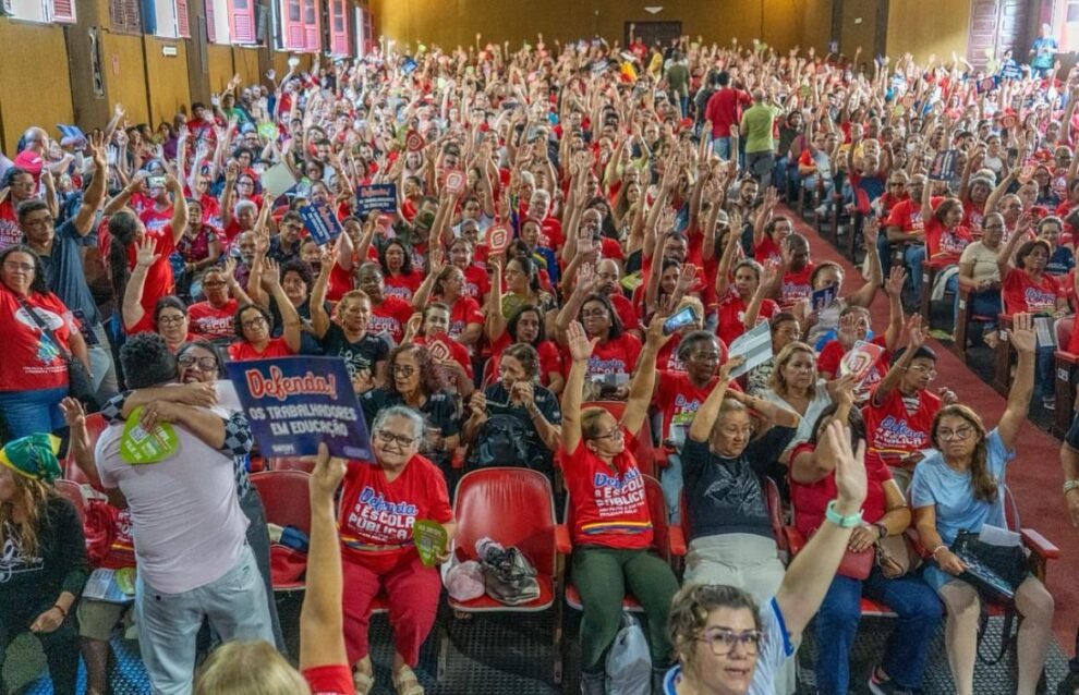 trabalhadores-em-educacao-da-rede-estadual-aprovam-reajuste-salarial