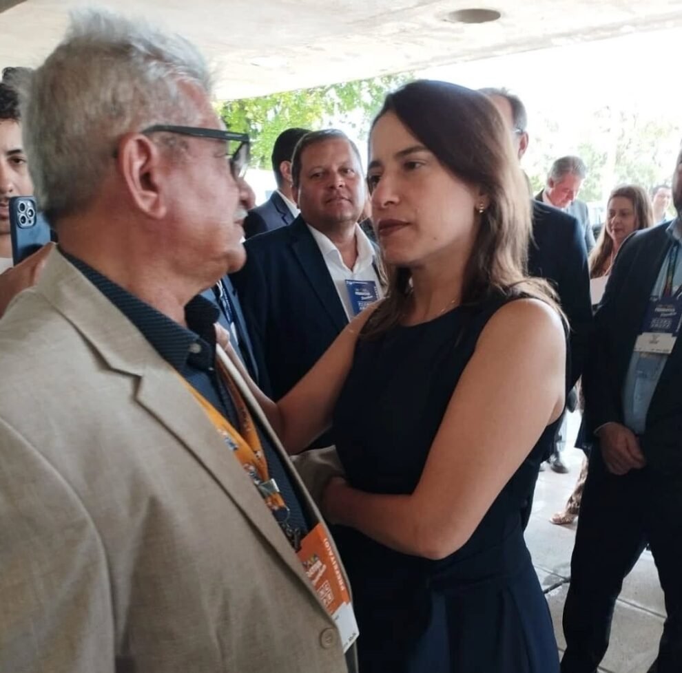 ze-pretinho,-prefeito-de-quixaba,-e-comitiva-participam-do-8o-congresso-da-amupe,-em-olinda