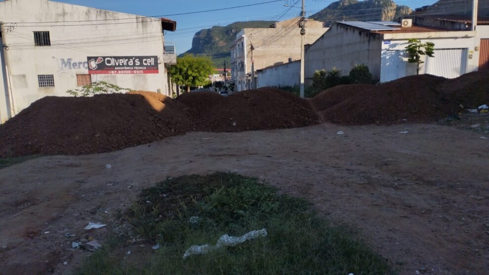 empresario-fecha-ruas-com-barro-apos-impasse-com-a-prefeitura-de-st