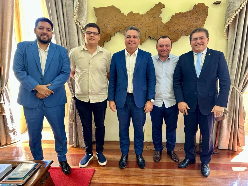 santa-cruz-da-baixa-verde:-prefeito-anuncia-mais-de-r$-3,5-milhoes-para-o-municipio