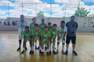 historico:-escola-alcides-lopes-e-campea-do-futsal-mirim-e-avanca-para-a-fase-regional