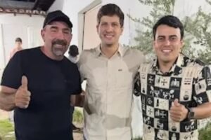 governistas-aproveitam-presenca-de-joao-campos-para-declarar-apoio-ao-socialista