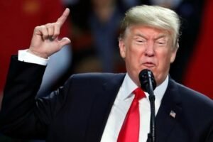 trump-diz-que-‘nao-sabe-se-deve-respeitar’-a-constituicao-dos-eua
