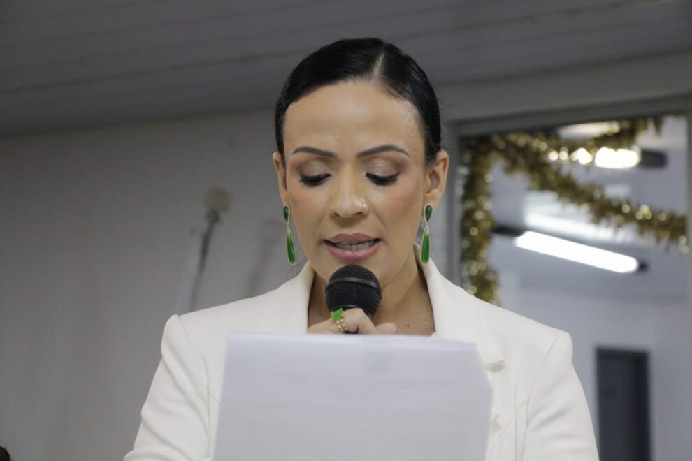 marcia-comeca-festividades-com-a-entrega-de-oito-ruas-na-zona-rural