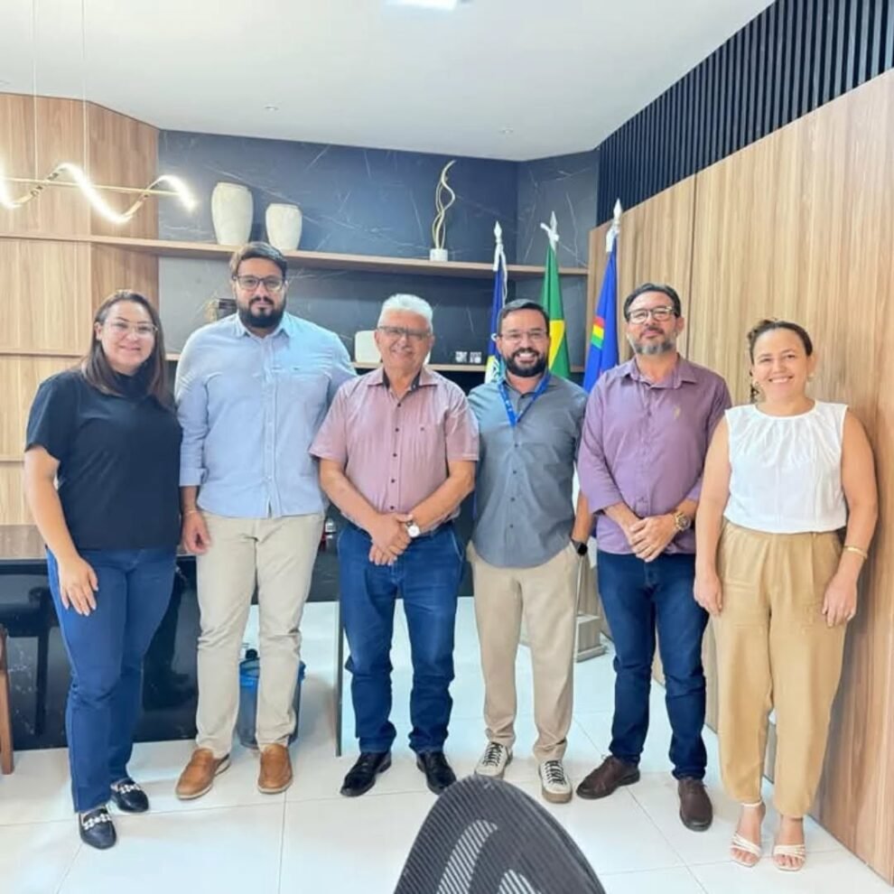prefeito-de-quixaba-recebe-a-visita-do-diretor-do-hospital-regional-emilia-camara,-de-afogados
