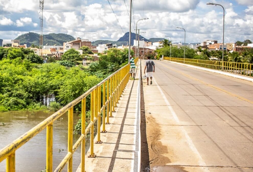 jovem-pula-de-ponte-em-serra-talhada-e-e-resgatado-pelo-samu-e-bombeiros