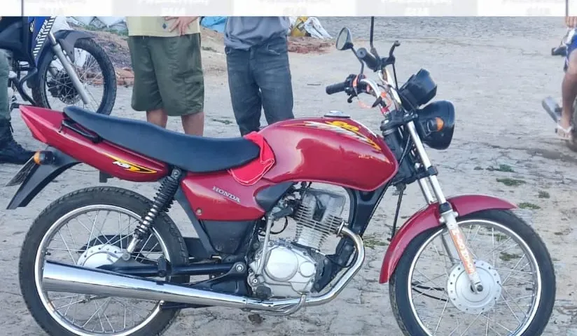 tabira:-pm-prende-homem-acusado-de-violencia-domestica,-roubo-de-moto,-porte-de-arma-e-de-drogas