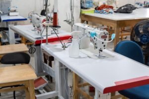 aline-karina-entrega-28-novas-maquinas-de-costura-a-associacao-das-costureiras-de-itapetim