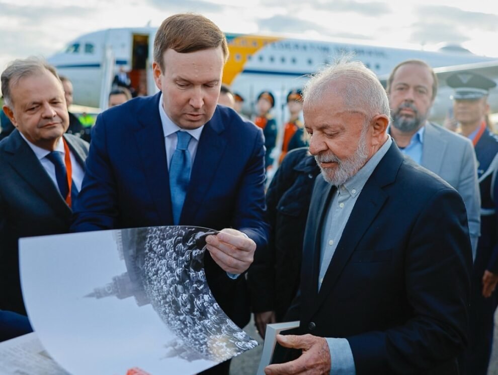 com-crise-no-brasil,-lula-esta-na-russia-para-participar-de-celebracao-ao-lado-de-ditadores
