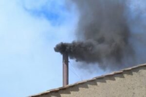 conclave:-vaticano-tem-fumaca-preta-apos-nova-votacao-do-conclave