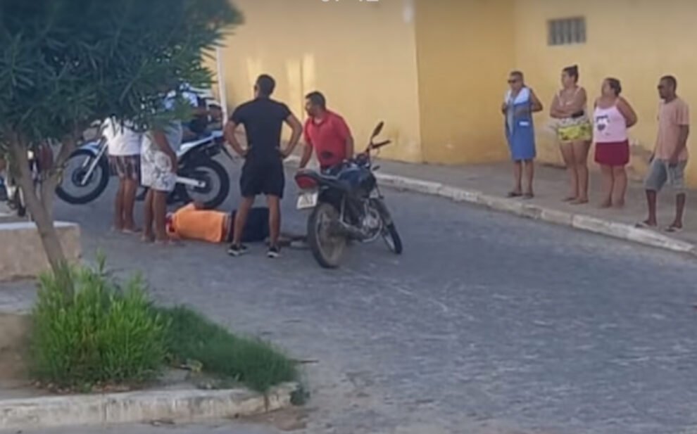 moto-colide-com-bicicleta-e-deixa-uma-pessoa-ferida-em-serra-talhada