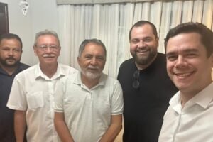em-triunfo,-anchieta-fecha-apoio-a-joao-campos-com-grupo-de-oposicao
