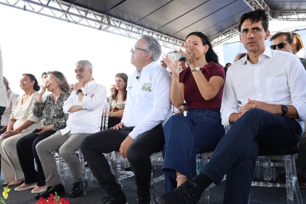 apos-quase-4h-de-espera,-comitiva-de-ministros-cancela-coletiva-em-st