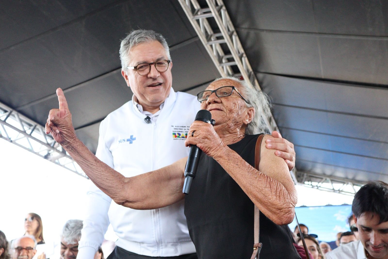 alexandre-padilha-recebe-cobranca-de-iml-e-delegacia-da-mulher-para-st