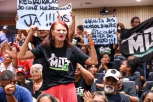 frente-parlamentar-da-moradia-popular-debate-direito-a-habitacao
