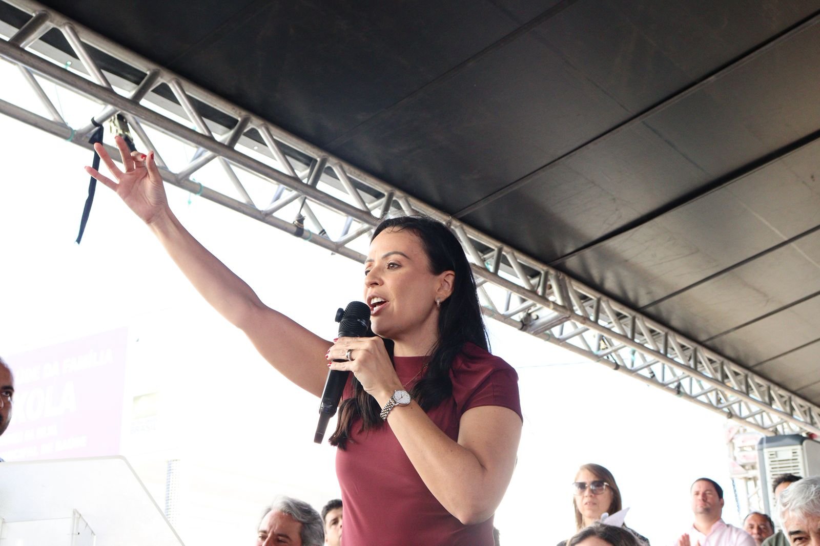 marcia-desabafa-contra-adversarios-em-st:-“eles-nao-tem-servico-para-mostrar”