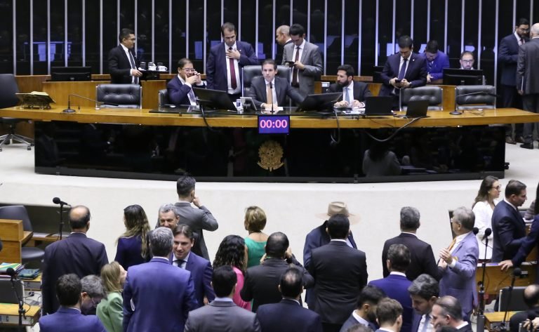 veja-como-votaram-deputados-pernambucanos-em-manobra-que-tentou-livrar-ramagem