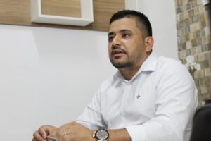 dr.-hiago-perazzo-e-um-dos-agraciados-com-o-trofeu-expressao-2025