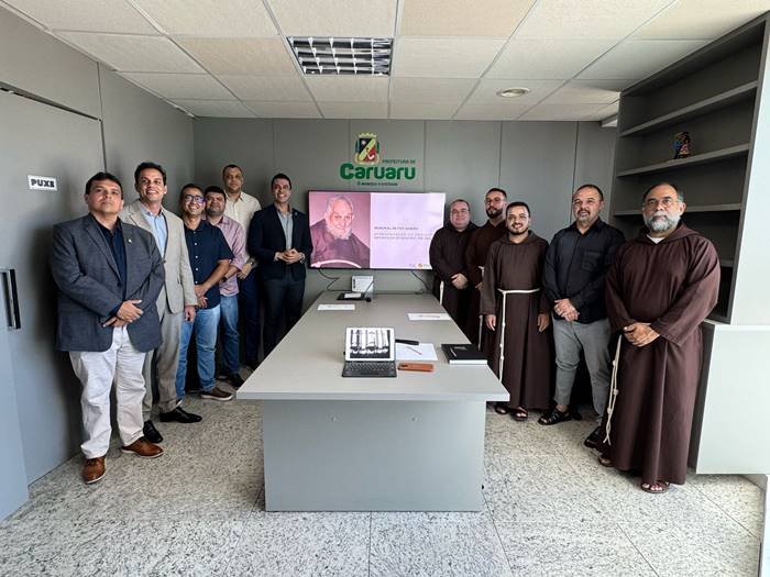 prefeito-de-caruaru-anuncia-construcao-do-novo-santuario-frei-damiao-de-bozzano