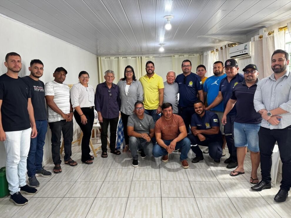 prefeito-de-iguaracy-dr.-pedro-alves,-reune-condutores-de-ambulancias-para-fortalecer-a-saude