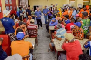 afogados:-prefeitura-entrega-novos-fardamentos-e-epis-a-profissionais-de-limpeza